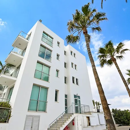 Crystal Coast דירה