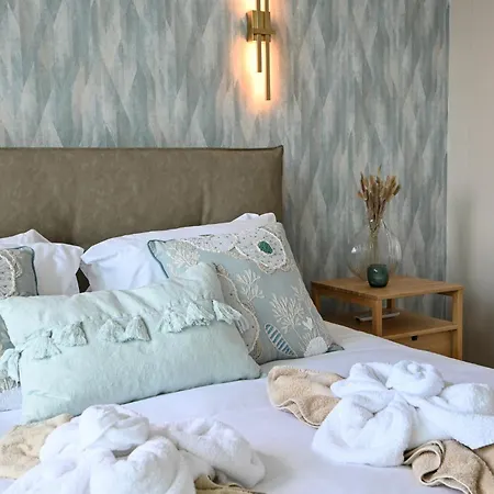 Crystal Coast * بروتاراس