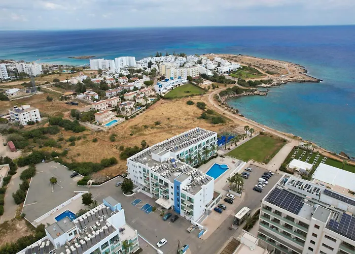 Crystal Coast Lägenhet Protaras