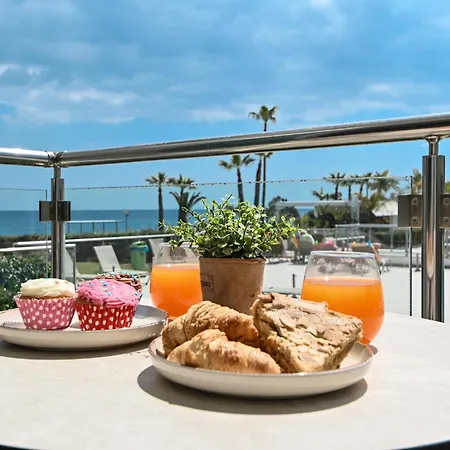 Crystal Coast Apartman *